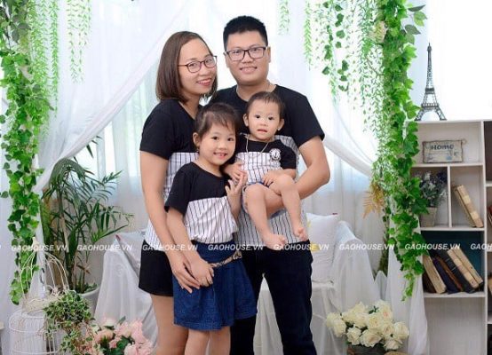 phoi ao thun gia dinh chuan giup bo an gian chieu cao