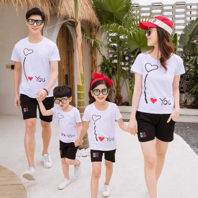 shop-ban-dong-phuc-gia-dinh-di-bien-dep