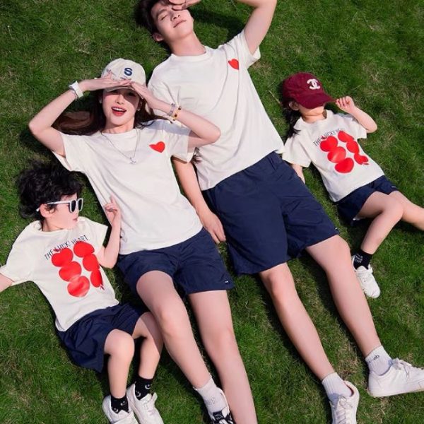 Đặt may áo thun đồng phục gia đình màu kem